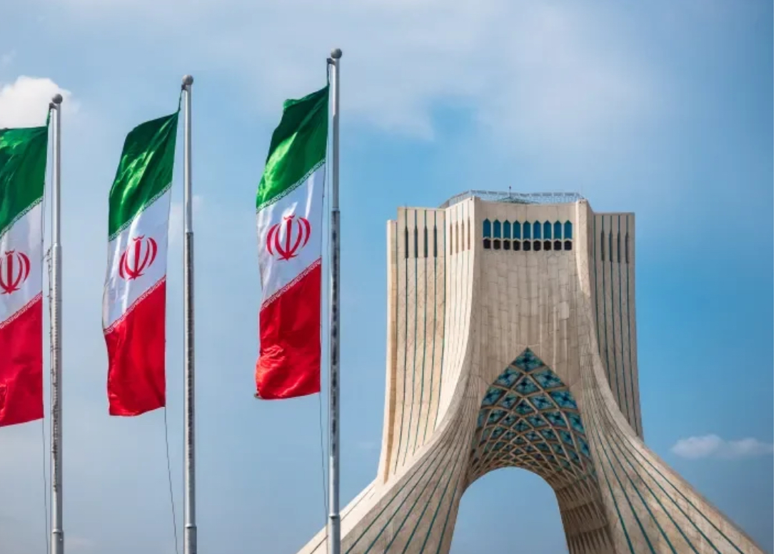 {"id":286692,"title":"\u0625\u064a\u0631\u0627\u0646 \u0648\u0627\u0633\u062a\u0631\u0627\u062a\u064a\u062c\u064a\u0629 \u0627\u0644\u0635\u0645\u0648\u062f: \u0642\u0631\u0627\u0621\u0629 \u0641\u064a \u0645\u0622\u0644\u0627\u062a \u0627\u0644\u0635\u0631\u0627\u0639 \u0627\u0644\u062f\u0648\u0644\u064a","category_id":104,"image":"\/filestorage\/1750737881685a23d9ef81a.jpeg","counter":1,"slug":"U3yzkGgw","category":{"id":104,"src":"regional","name":"\u0642\u0636\u0627\u064a\u0627 \u0627\u0642\u0644\u064a\u0645\u064a\u0629"}}